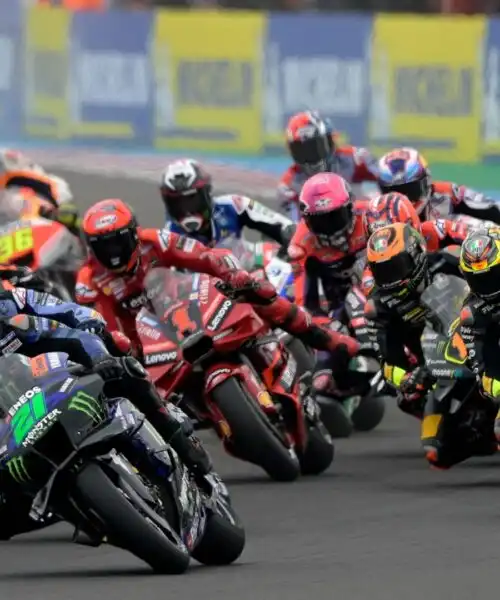 MotoGp, Sprint Race spettacolare e arrivo mozzafiato: le foto