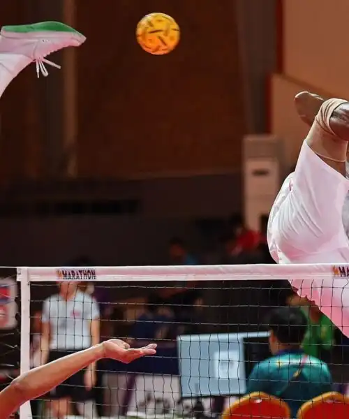Acrobazie da giocolieri e colpi di arti marziali: uno sport spettacolare. Le foto mozzafiato
