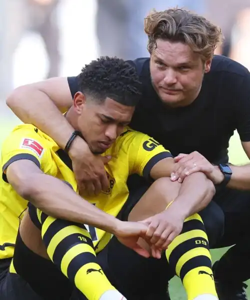 Borussia Dortmund, la disperazione di Bellingham e compagni per la Bundesliga persa: le foto