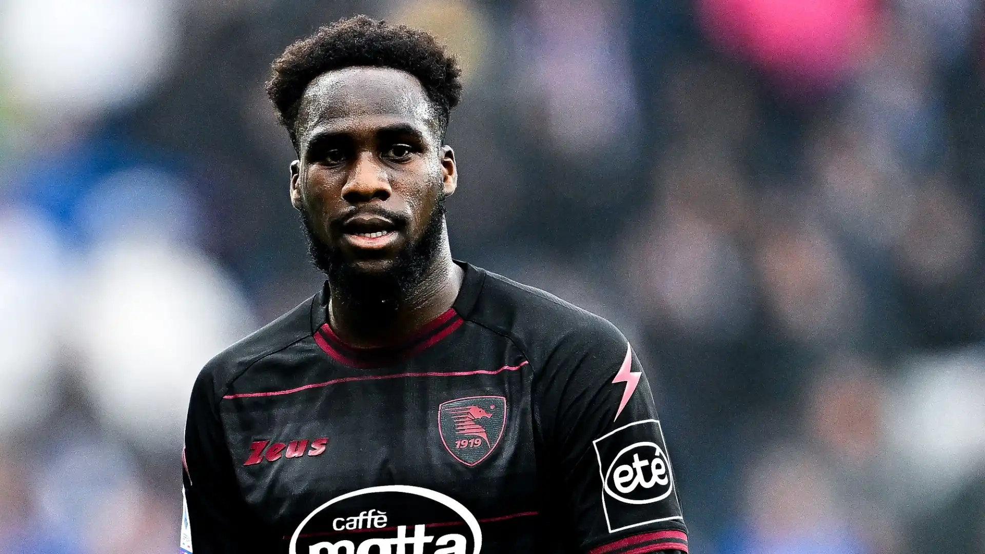 Rossoneri a caccia di gol: gli uomini di mercato del Milan stanno cercando un attaccante prolifico in grado di affiancare e sostituire Giroud in attacco.