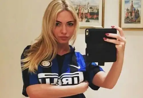 April Summers sfida Wanda Nara per Icardi