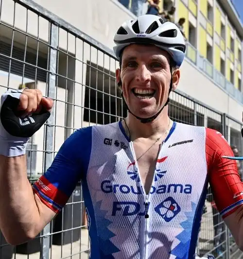 Giro 2022, Arnaud Demare stacca due fenomeni del ciclismo