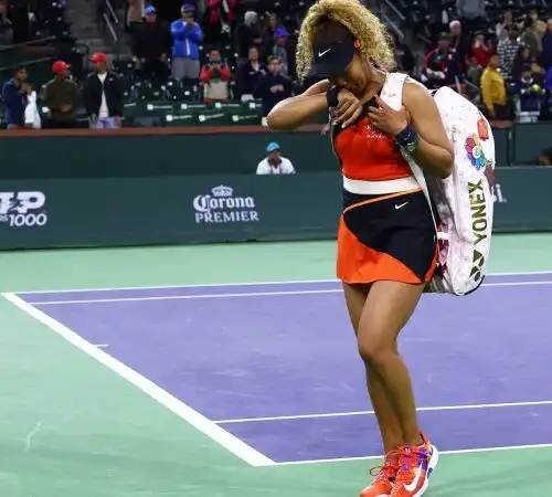 Arriva l’insulto, Naomi Osaka scoppia a piangere in campo: le foto