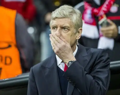 Wenger show in sala stampa: “Dormite?”