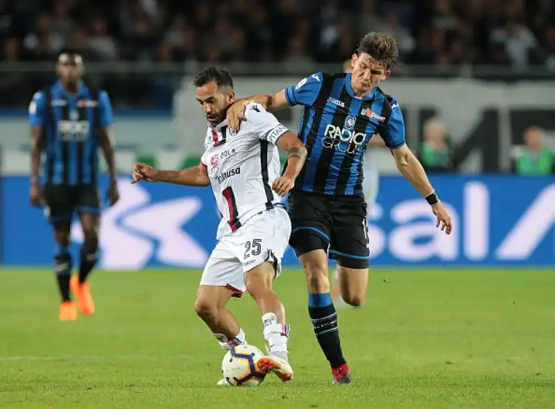 Una punizione di Barella leggermente deviata da Pasalic batte Berisha, i sardi vincono all'Azzurri d'Italia per il secondo anno consecutivo.