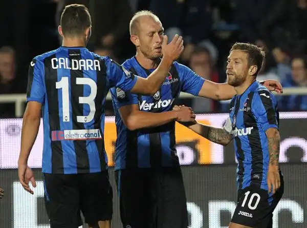 I bergamaschi schiantano il Crotone con una doppietta del Papu Gomez e le reti di Petagna, Caldara e Ilicic.
