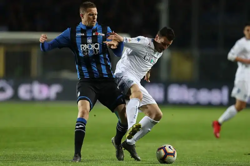 La squadra di Gaseprini è sfortunata e non riesce a perforare la porta di Dragowski, ora il quarto posto del Milan dista due punti.