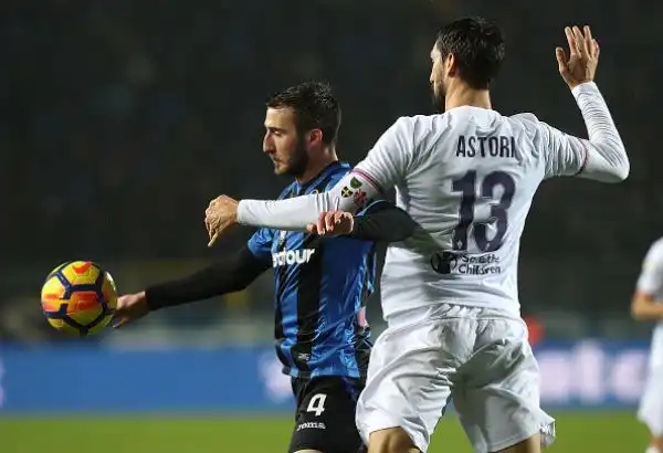La sfida di Bergamo si decide nel primo tempo, con le reti di Milan Badelj al 16' e il definitivo pareggio di Andrea Petagna a pochi secondi dall'intervallo.