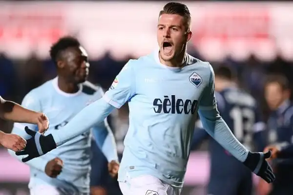 Doppio Ilicic e Gomez non bastano a Gasperini: finisce 3-3 con doppietta di Milinkovic-Savic e gol di Luis Alberto per i laziali. Rete annullata a Caldara con il VAR.