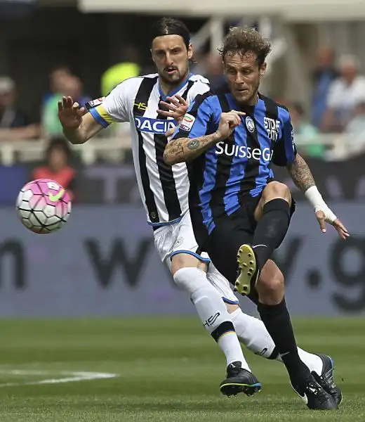 All'Azzurri di Italia finisce in parità: friulani salvi e standing ovation del pubblico di Bergamo per Bellini, all'ultima partita della carriera. DI Zapata e dello stesso Bellini i gol del match.