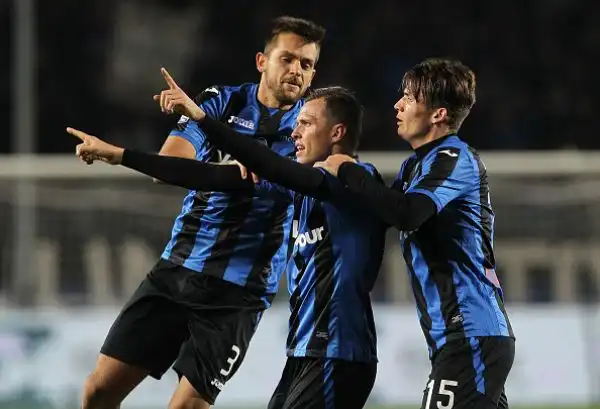 Succede tutto nel secondo tempo con i bergamaschi capaci di segnare tre gol con Freuler, Ilicic e Kurtic che confezionano la vittoria per i padroni di casa.