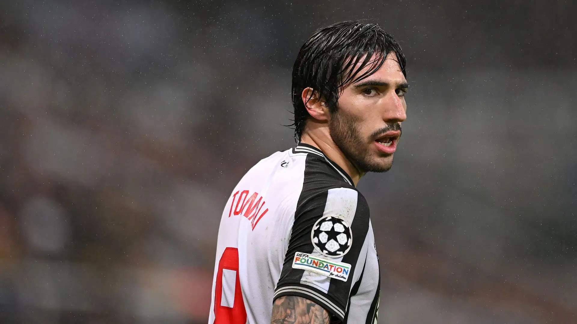 6. Sandro Tonali (Centrocampista del Newcastle): 8 milioni di euro
