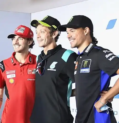 MotoGp: Valentino Rossi e Bagnaia fanno fronte comune su una questione