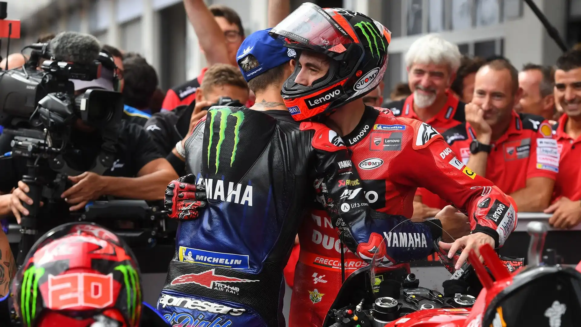 Il centauro della Ducati Pecco Bagnaia ha conquistato la terza vittoria di fila in Austria, chiudendo davanti al rivale Quartararo e Jack Miller.