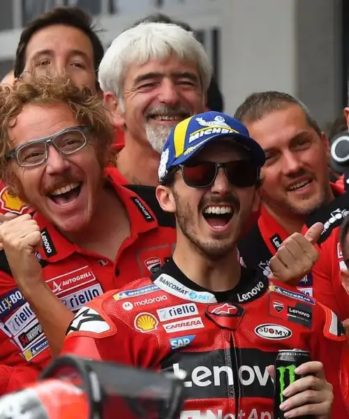 MotoGp, Pecco Bagnaia e i 7 “alleati”: Ducati chiara su possibili ordini di scuderia