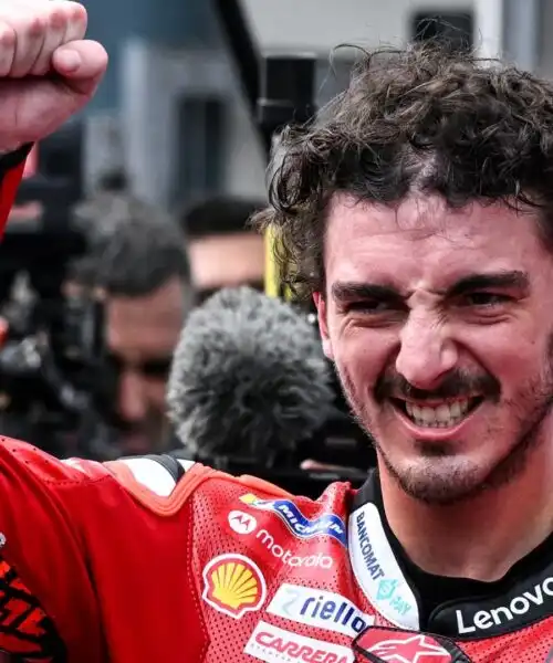 MotoGp Ducati: Pecco Bagnaia in lacrime, il gesto commovente di Valentino Rossi