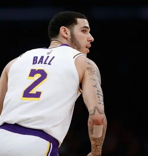 NBA, il padre di Ball avvisa i Lakers