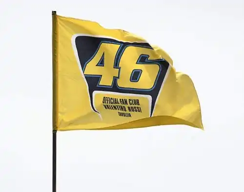 Il numero 46 sulla bara per l’addio a Simone