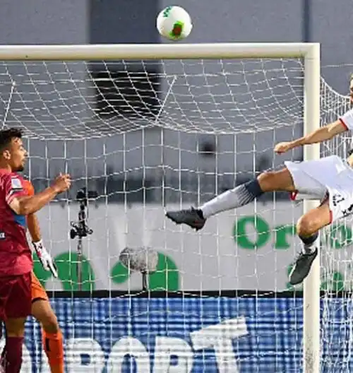 Crotone, Pordenone e Spezia insistono