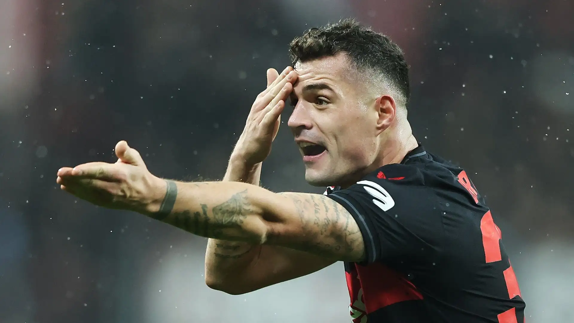 5- 4.15 milioni di euro è lo stipendio di Granit Xhaka

