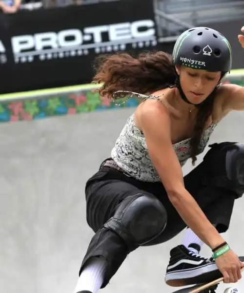 Bellezze sullo skateboard: le più belle foto di Lizzie Armanto