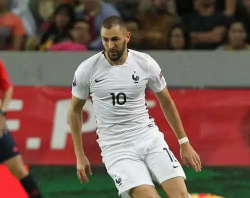 Poker Francia ma Benzema si rompe