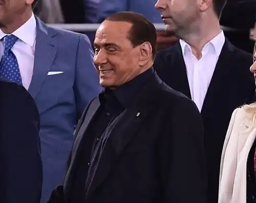 Berlusconi: “Lascio il Milan per amore”