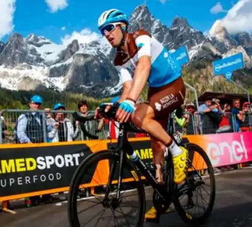 François Bidard lascia il Giro: clavicola fratturata
