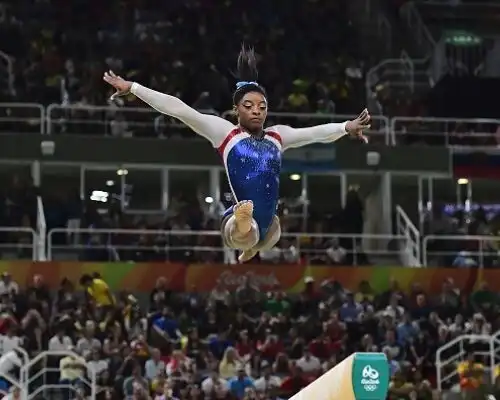 Immensa Biles, Vanessa Ferrari ok