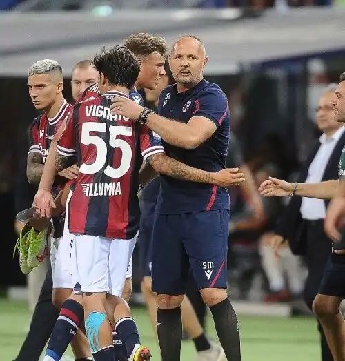 Il Bologna batte la Salernitana: 5 gol e tre espulsioni