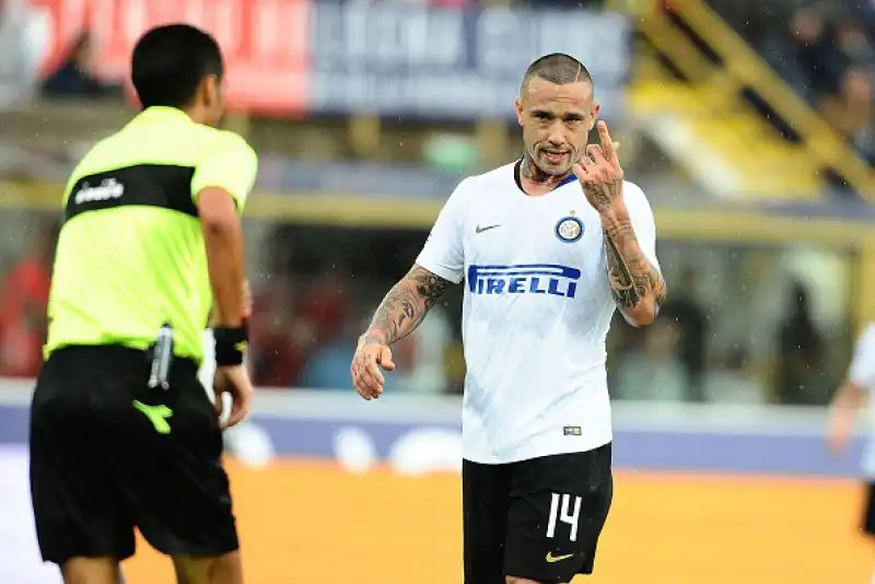 Al suo esordio in campionato in maglia neroazzurra Nainggolan va subito a segno e sblocca il risultato a Bologna. Candreva e Perisic arrotondano il risultato nel finale.