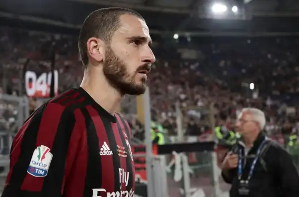 Bonucci-Caldara, fumata bianca vicina