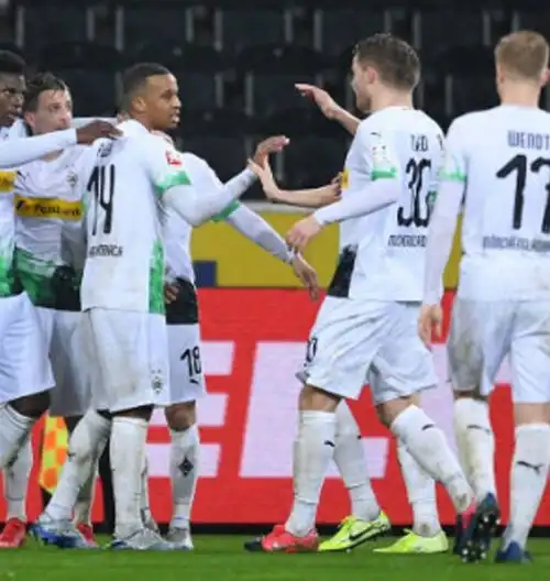 Borussia Moenchengladbach: bel gesto dei giocatori