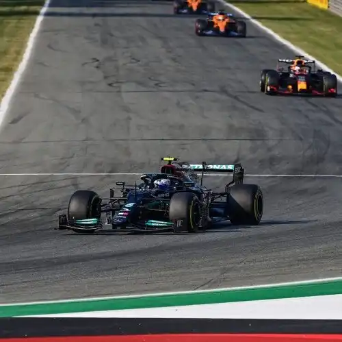 F1, Monza: gara sprint a Bottas, pole a Max Verstappen. Ok le Ferrari