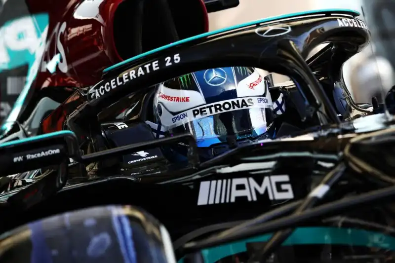 Bottas, alleanza con Lewis Hamilton contro Verstappen