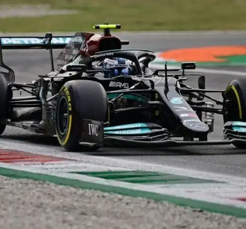 Valtteri Bottas beffa Lewis Hamilton a Monza