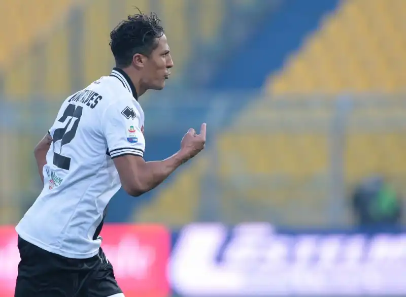 Bruno Alves non lascia e raddoppia