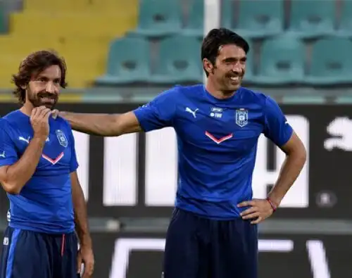 Pirlo si ritira, il mondo del calcio lo omaggia