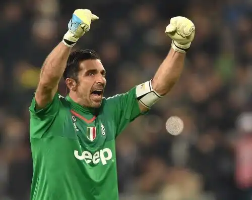 Buffon, stoccata a Napoli e Roma
