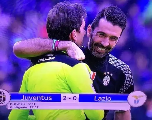 Buffon abbraccia Tagliavento: esplode la polemica