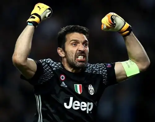 Buffon ai vandali: “Siete più morti dei morti”