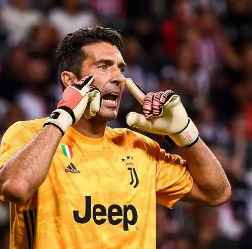 Gigi Buffon carica la Juventus