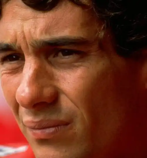 La Formula 1 torna a Imola: la McLaren omaggia Ayrton Senna