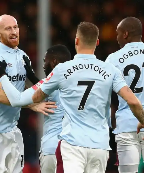 Calciatori che hanno giocato con la maglia sbagliata: le foto