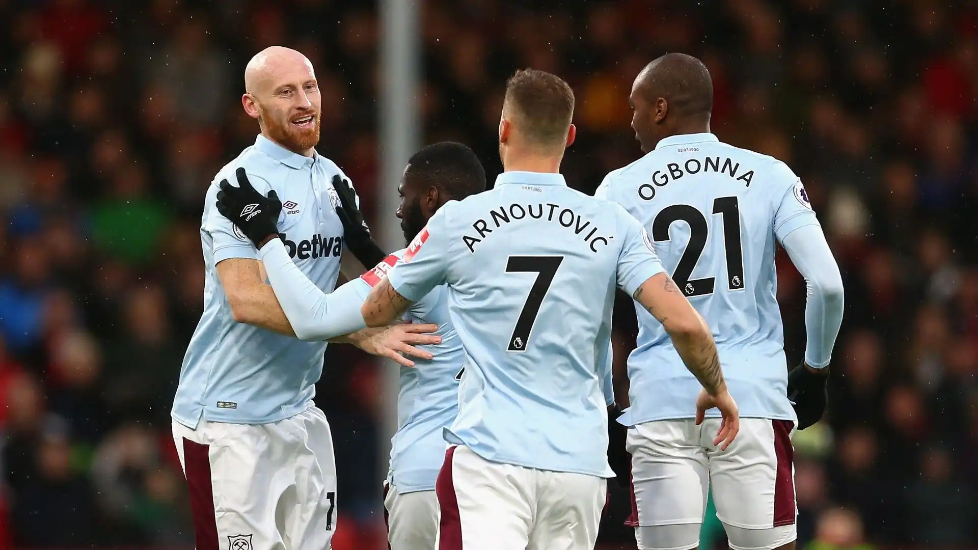 Questi calciatori hanno giocato con la maglia sbagliata! Foto