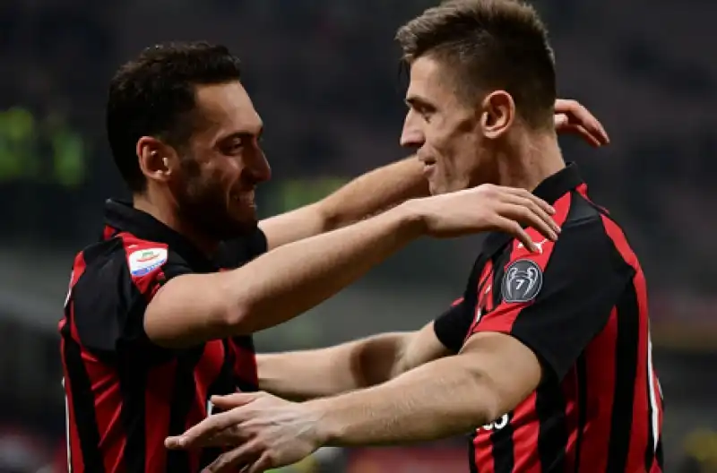 Ganz sprona Calhanoglu