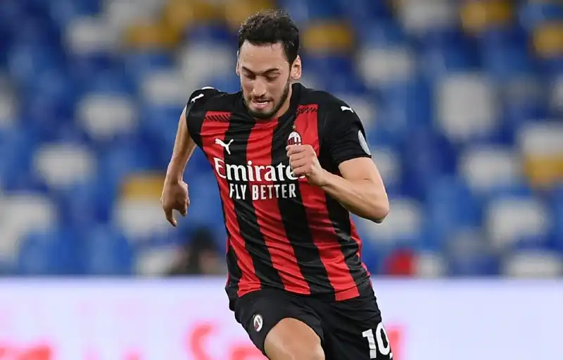 Milan, ansia per il rinnovo di Calhanoglu: la novità