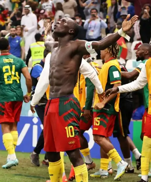 Camerun, vittoria storica ma amara con il Brasile. Passa la Svizzera