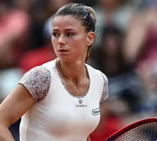 Camila Giorgi super: vince e affascina i fan parigini. Le foto