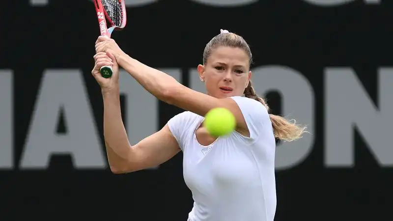 Camila Giorgi ha iniziato nel modo migliore il torneo di Eastbourne, ultimo banco di prova in vista di Wimbledon, imponendosi in due set (7-5, 6-4) sulla canadese Rebecca Marino nei sedicesimi di finale.

